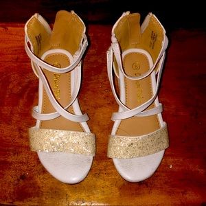 Dream Paris size 8 toddler girl shoes for wedding. sparkly white